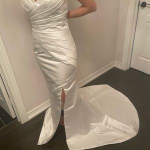 WEDDING GOWN- Detachable Straps